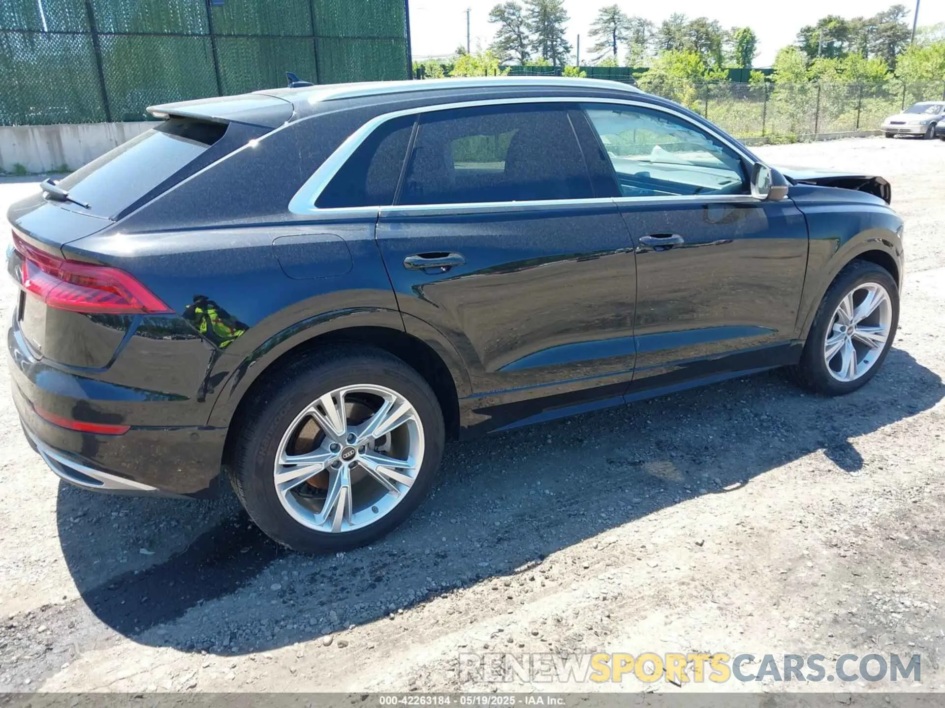 4 Photograph of a damaged car WA1AVBF13ND024823 AUDI Q8 2022