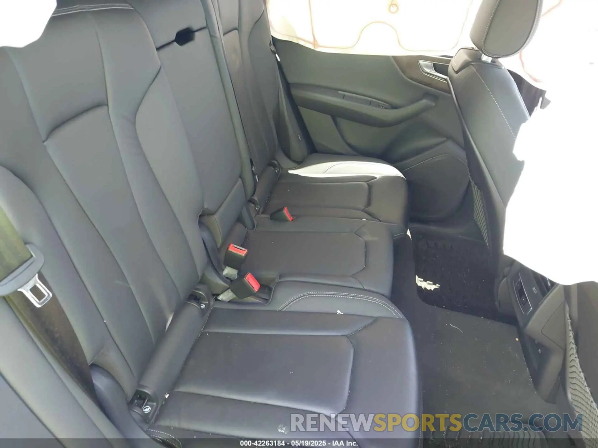 8 Photograph of a damaged car WA1AVBF13ND024823 AUDI Q8 2022