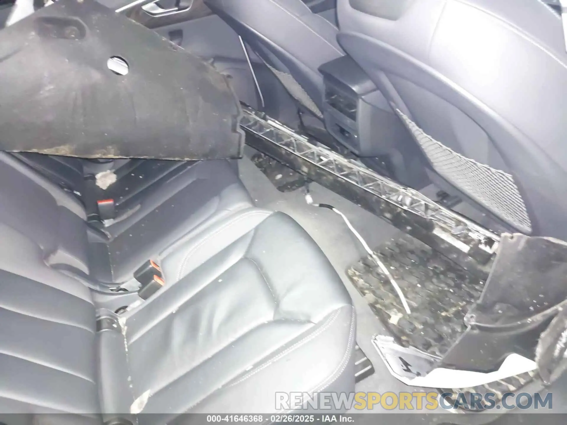 12 Photograph of a damaged car WA1AVBF13ND030122 AUDI Q8 2022