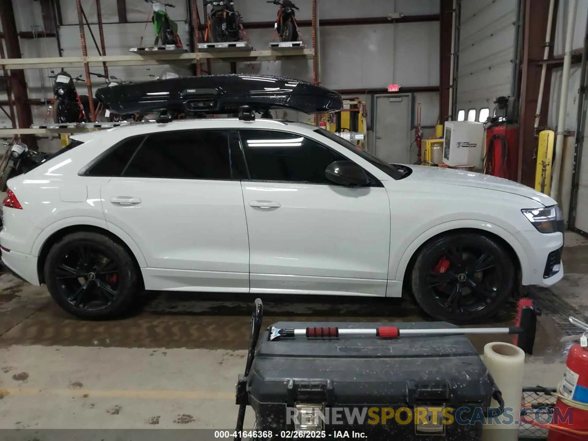 14 Photograph of a damaged car WA1AVBF13ND030122 AUDI Q8 2022