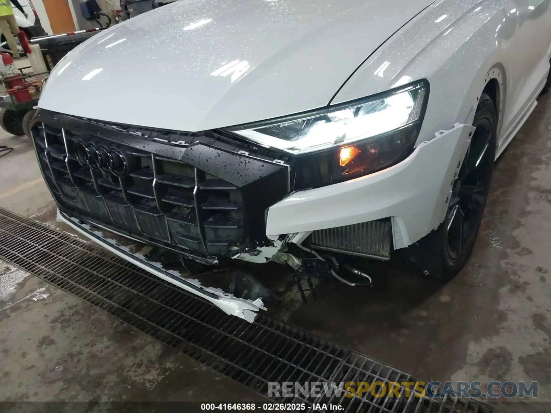 6 Photograph of a damaged car WA1AVBF13ND030122 AUDI Q8 2022
