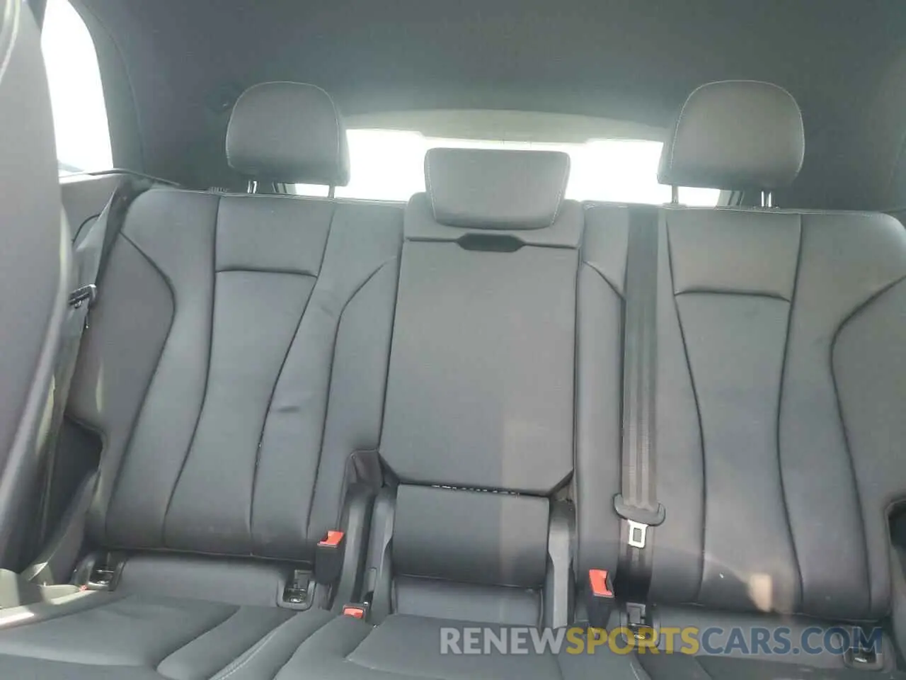 10 Photograph of a damaged car WA1AVBF16ND009281 AUDI Q8 2022
