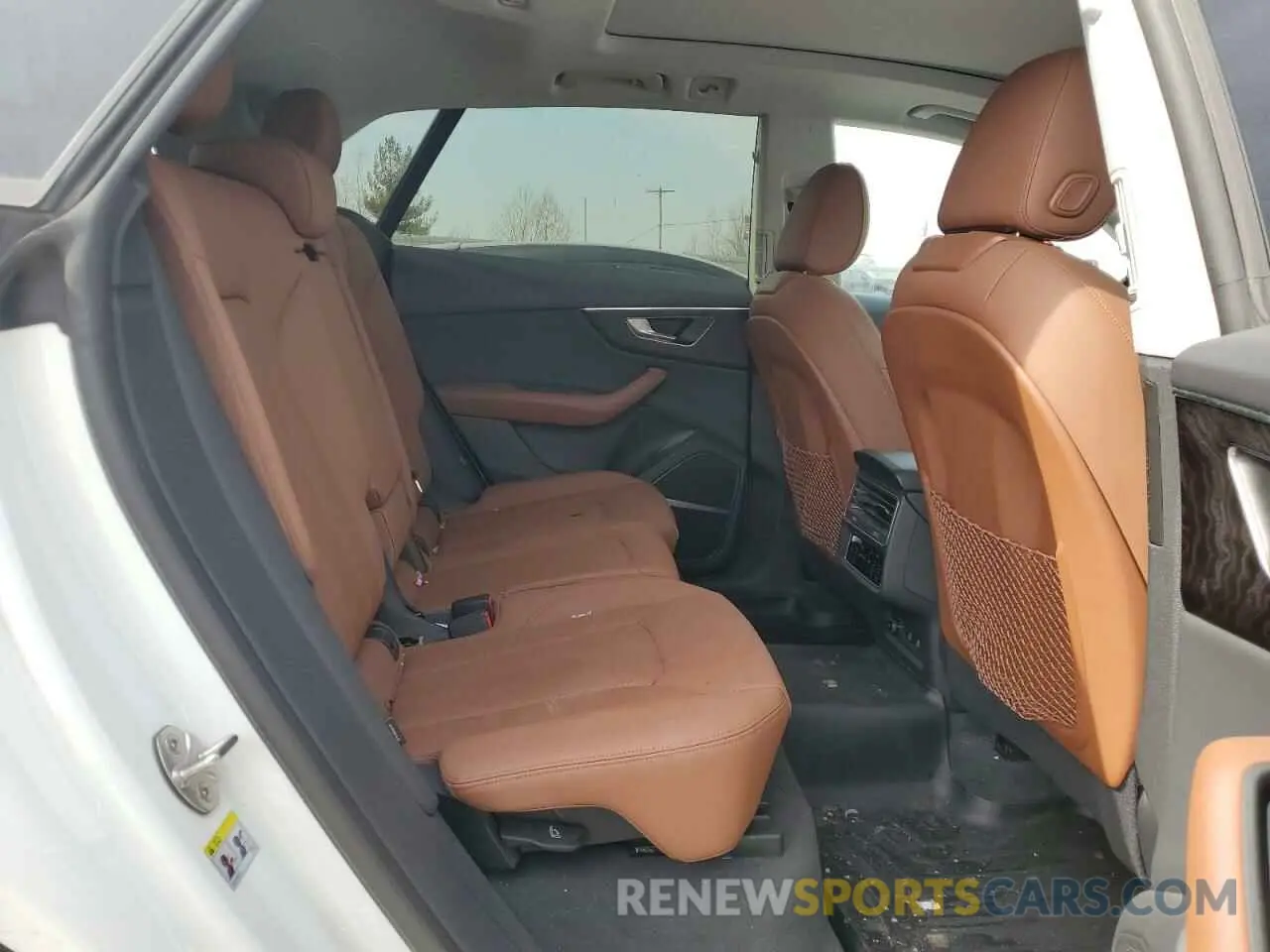 11 Photograph of a damaged car WA1BVBF10ND029207 AUDI Q8 2022