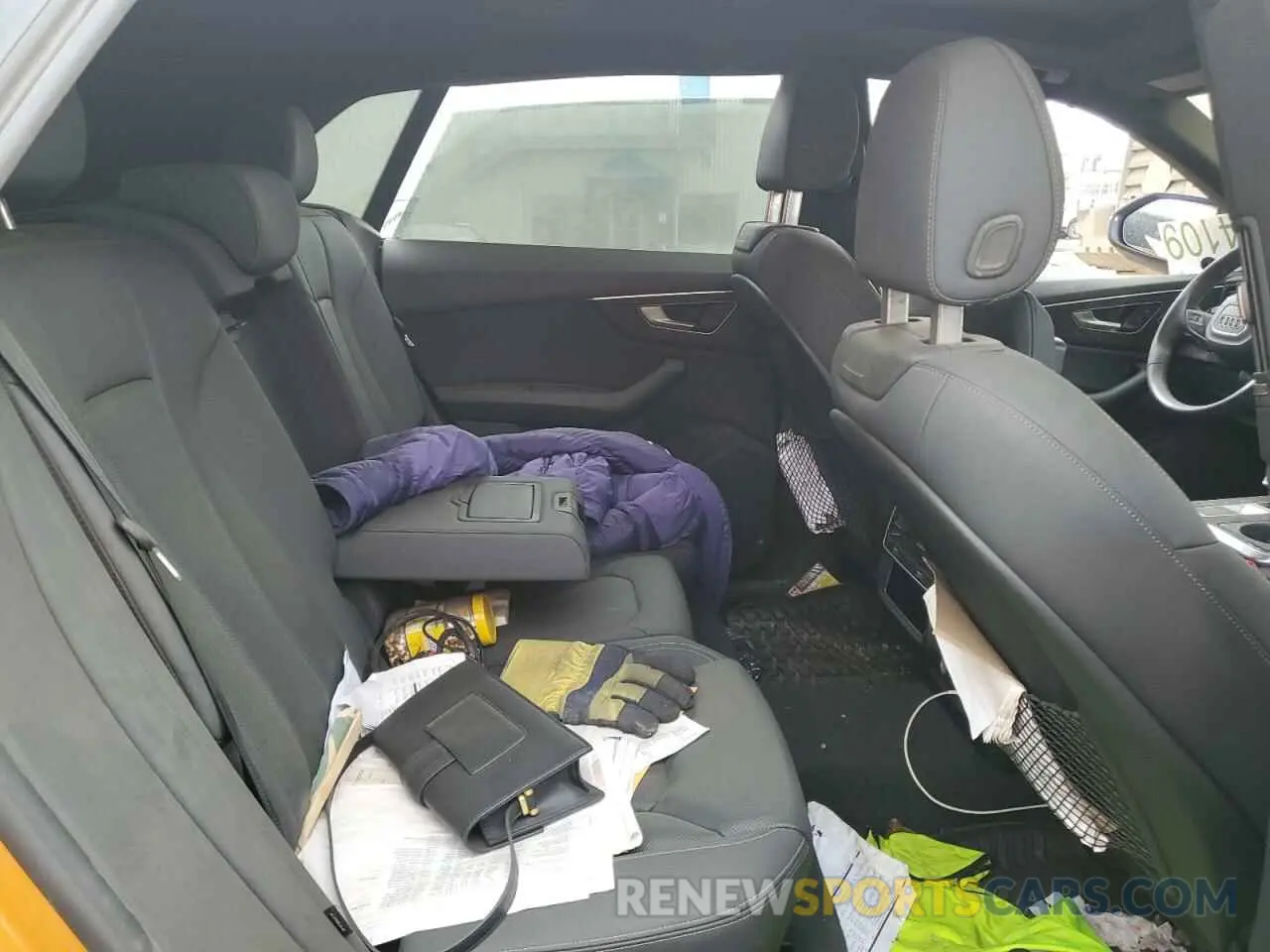 10 Photograph of a damaged car WA1DVBF18ND005987 AUDI Q8 2022