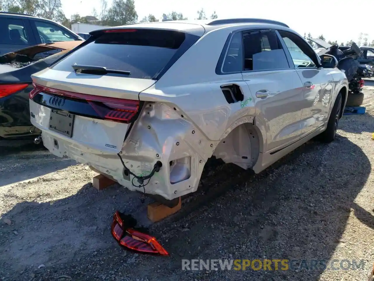 4 Photograph of a damaged car WA1EVBF10ND007141 AUDI Q8 2022