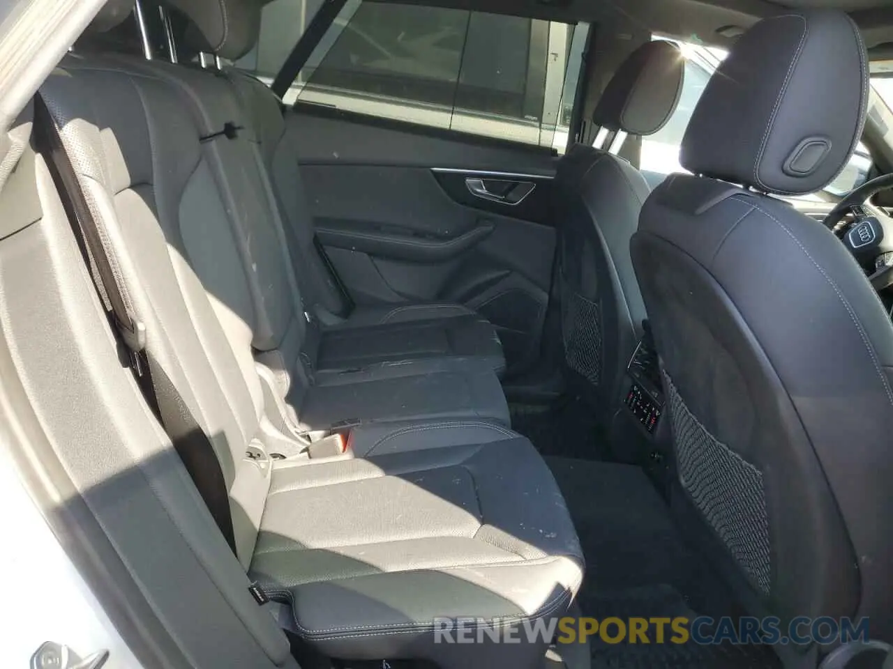 11 Photograph of a damaged car WA1EVBF14ND026730 AUDI Q8 2022