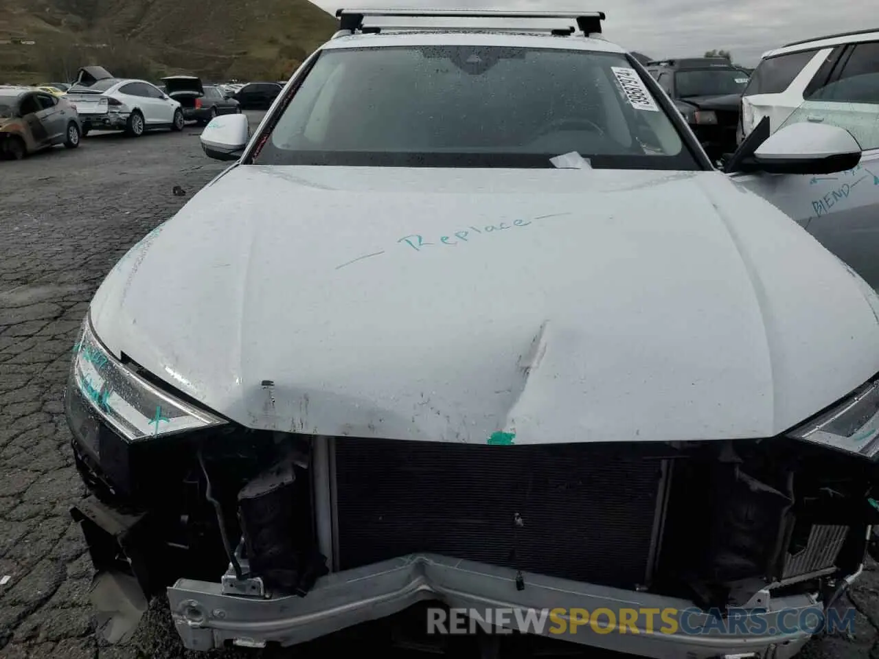 11 Photograph of a damaged car WA1EVBF16ND030858 AUDI Q8 2022
