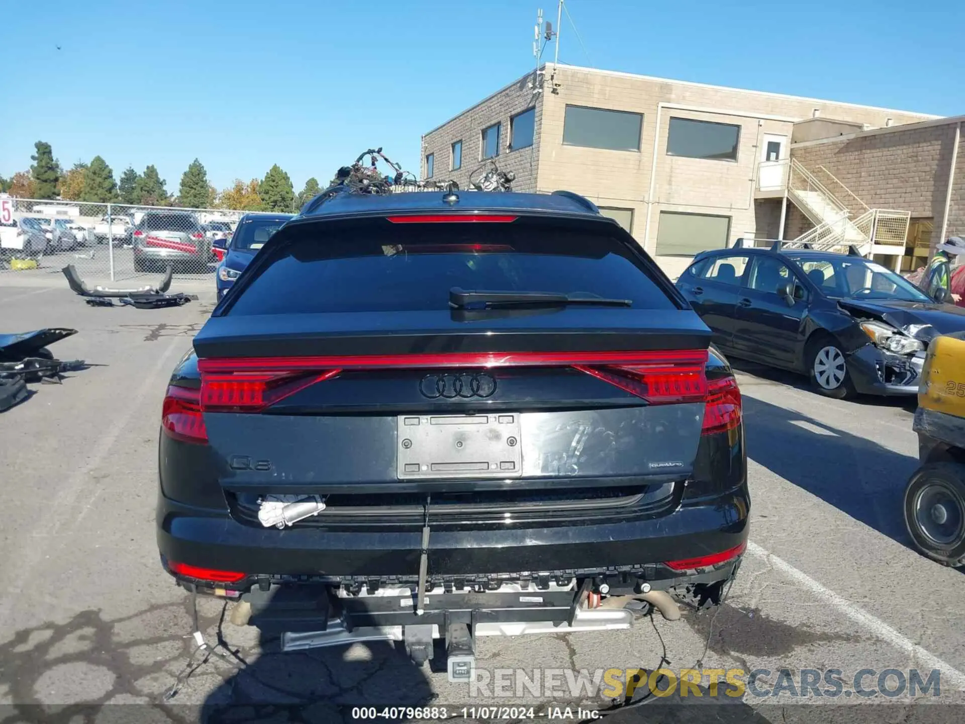 16 Photograph of a damaged car WA1FVBF10ND006298 AUDI Q8 2022