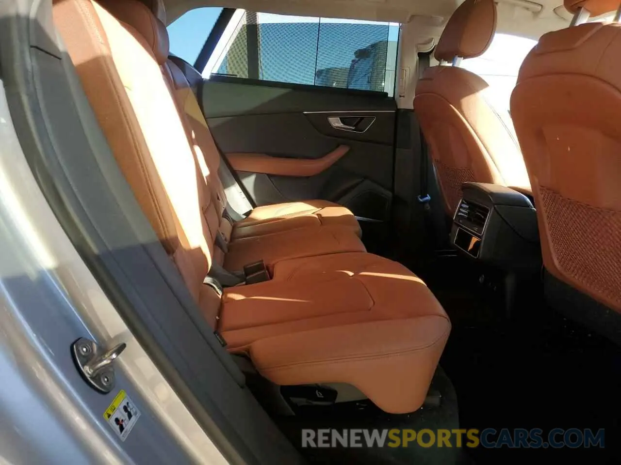 10 Photograph of a damaged car WA1FVBF11ND034739 AUDI Q8 2022