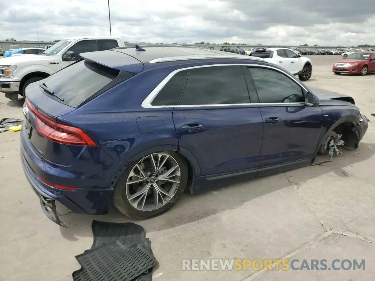 3 Photograph of a damaged car WA1FVBF12ND009672 AUDI Q8 2022