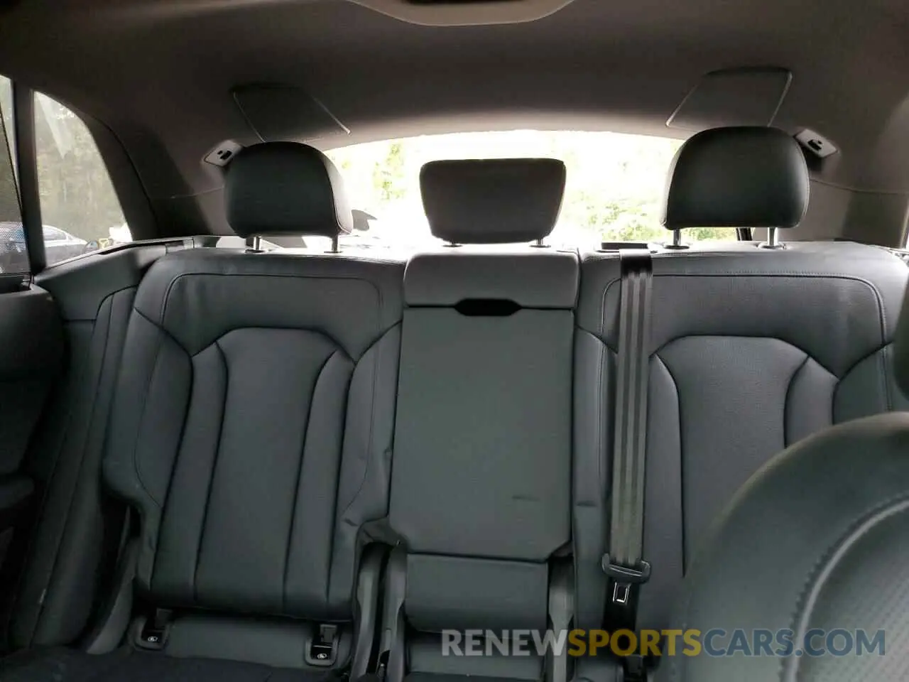 10 Photograph of a damaged car WA1FVBF13ND006067 AUDI Q8 2022