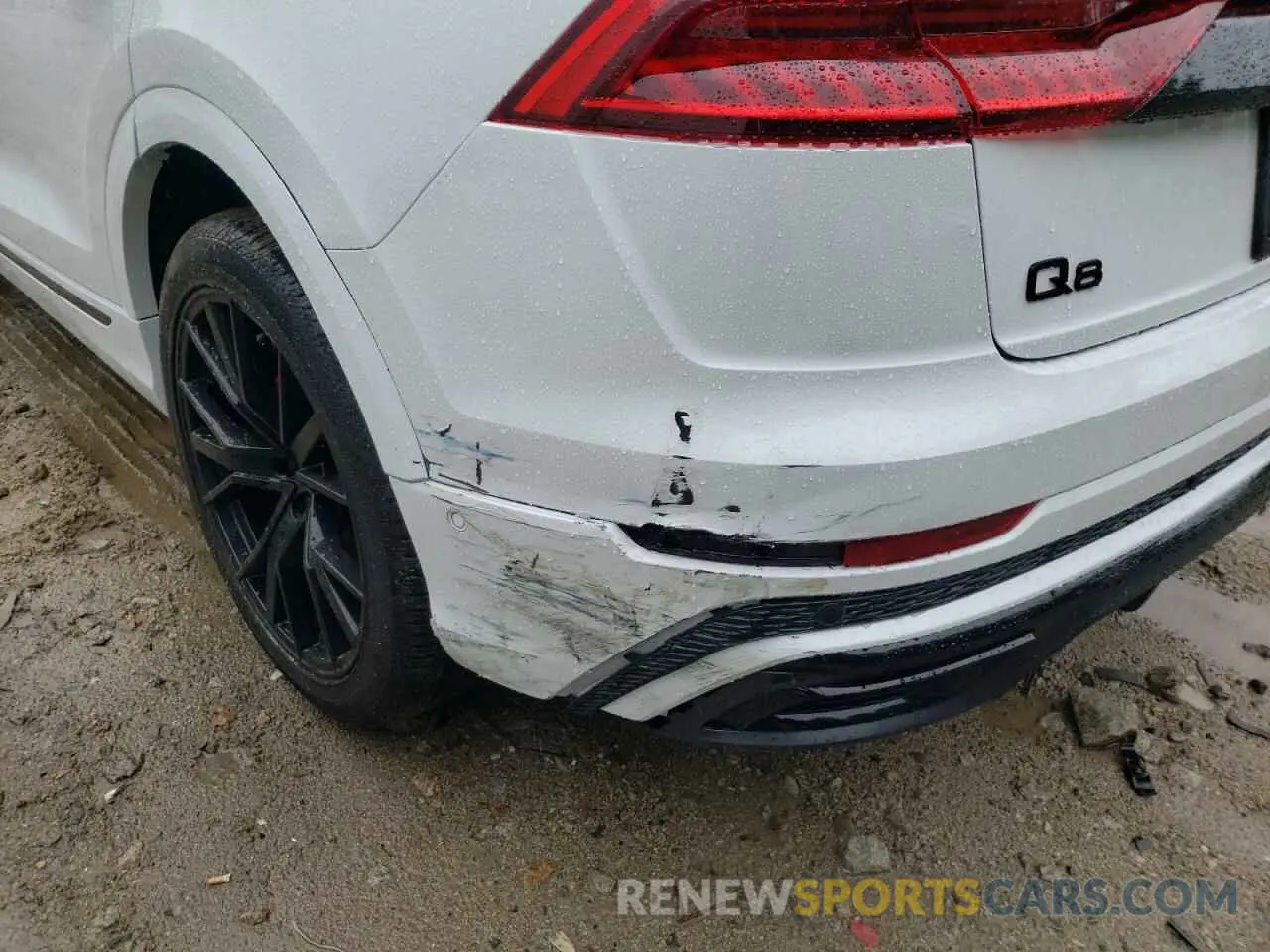9 Photograph of a damaged car WA1FVBF15ND021489 AUDI Q8 2022