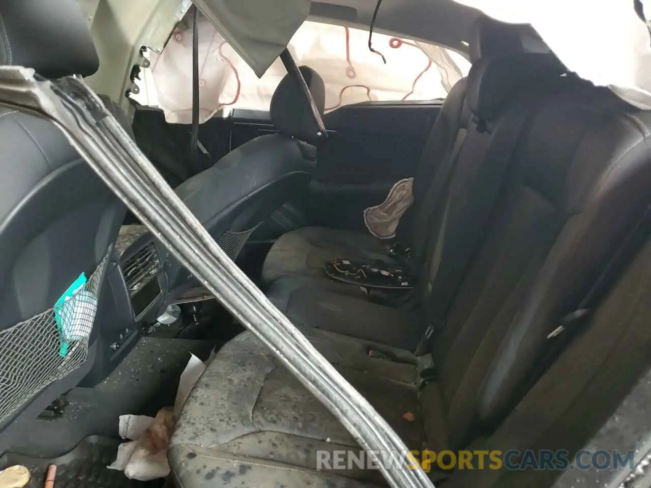11 Photograph of a damaged car WA1FVBF15ND027521 AUDI Q8 2022