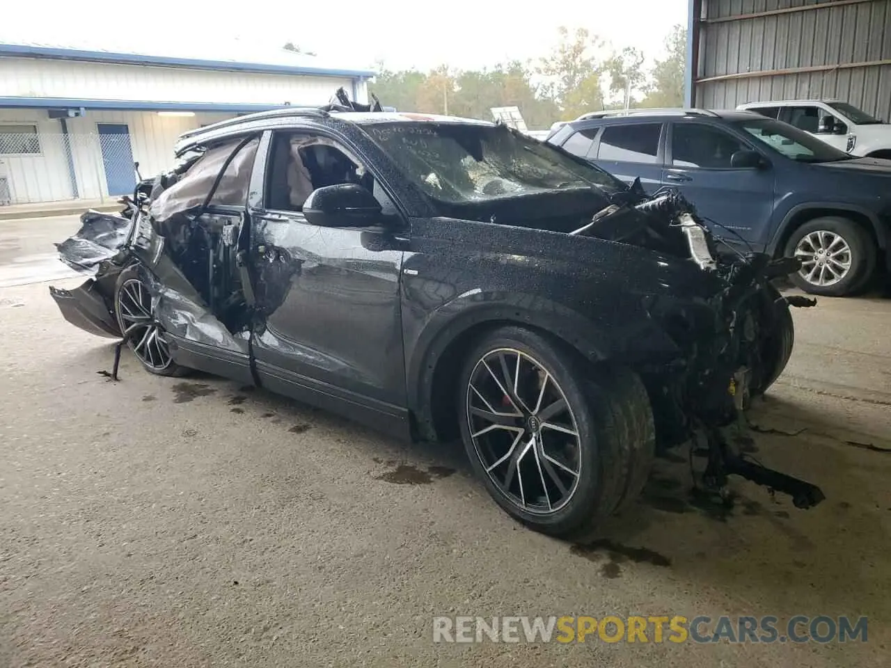 4 Photograph of a damaged car WA1FVBF15ND027521 AUDI Q8 2022