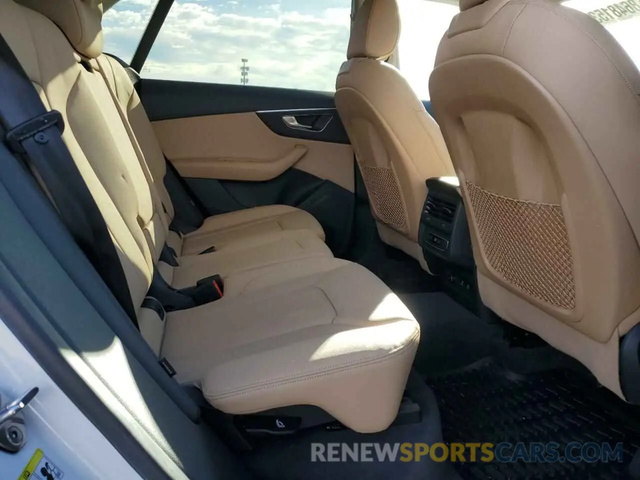 11 Photograph of a damaged car WA1AVBF11PD024709 AUDI Q8 2023