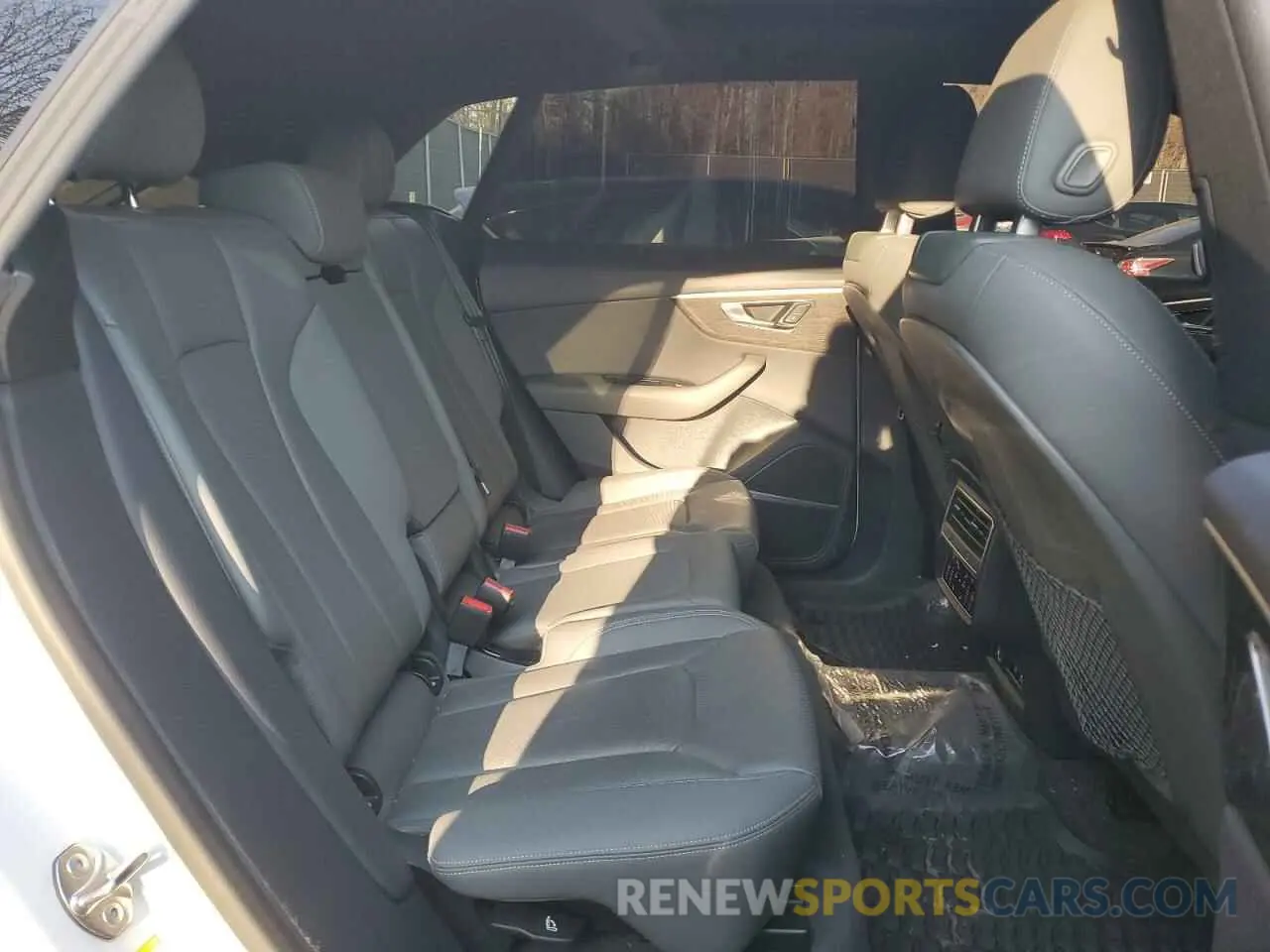 11 Photograph of a damaged car WA1BVAF14KD016014 AUDI Q8 2023