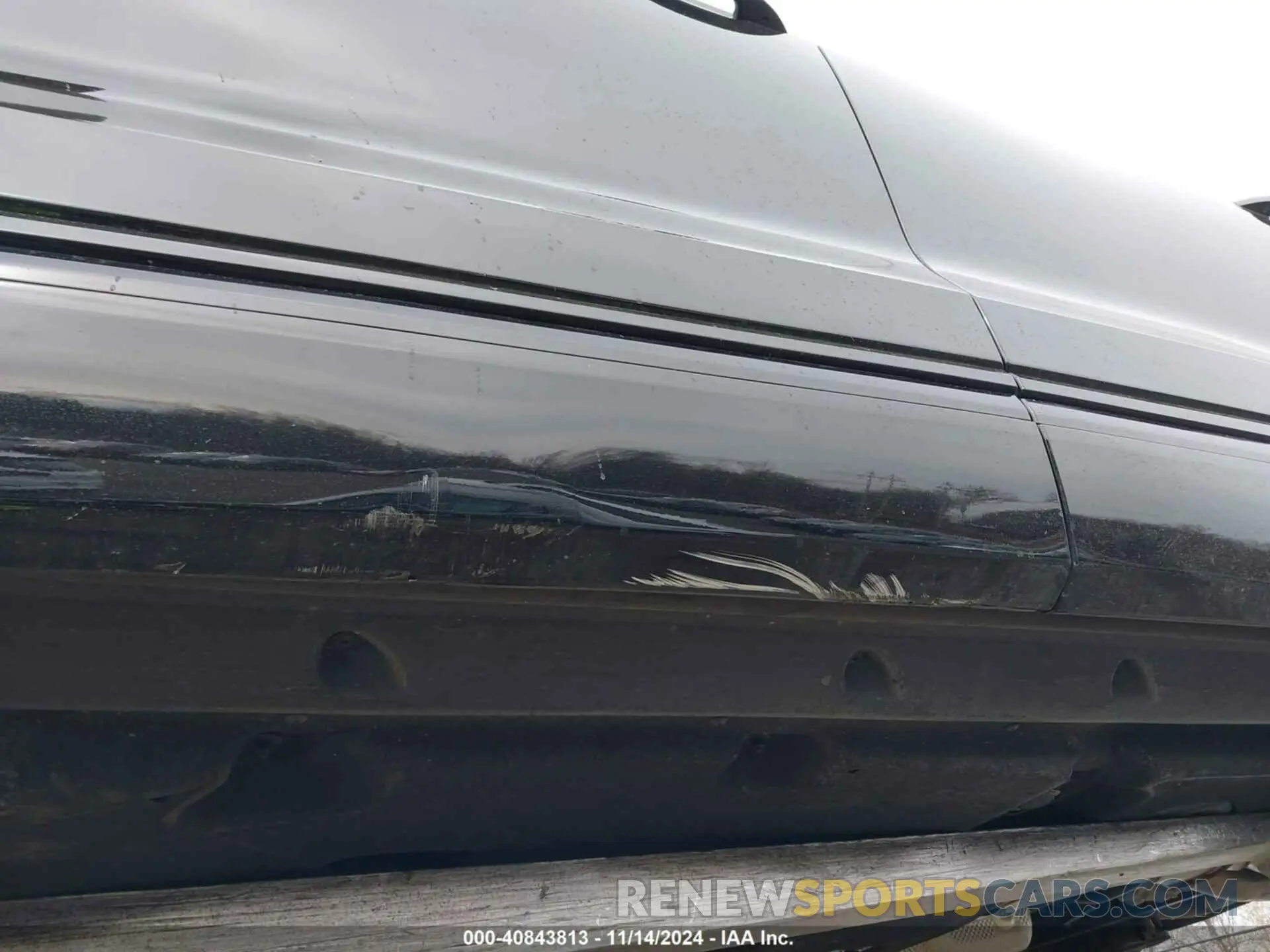 17 Photograph of a damaged car WA1EVBF13PD041254 AUDI Q8 2023