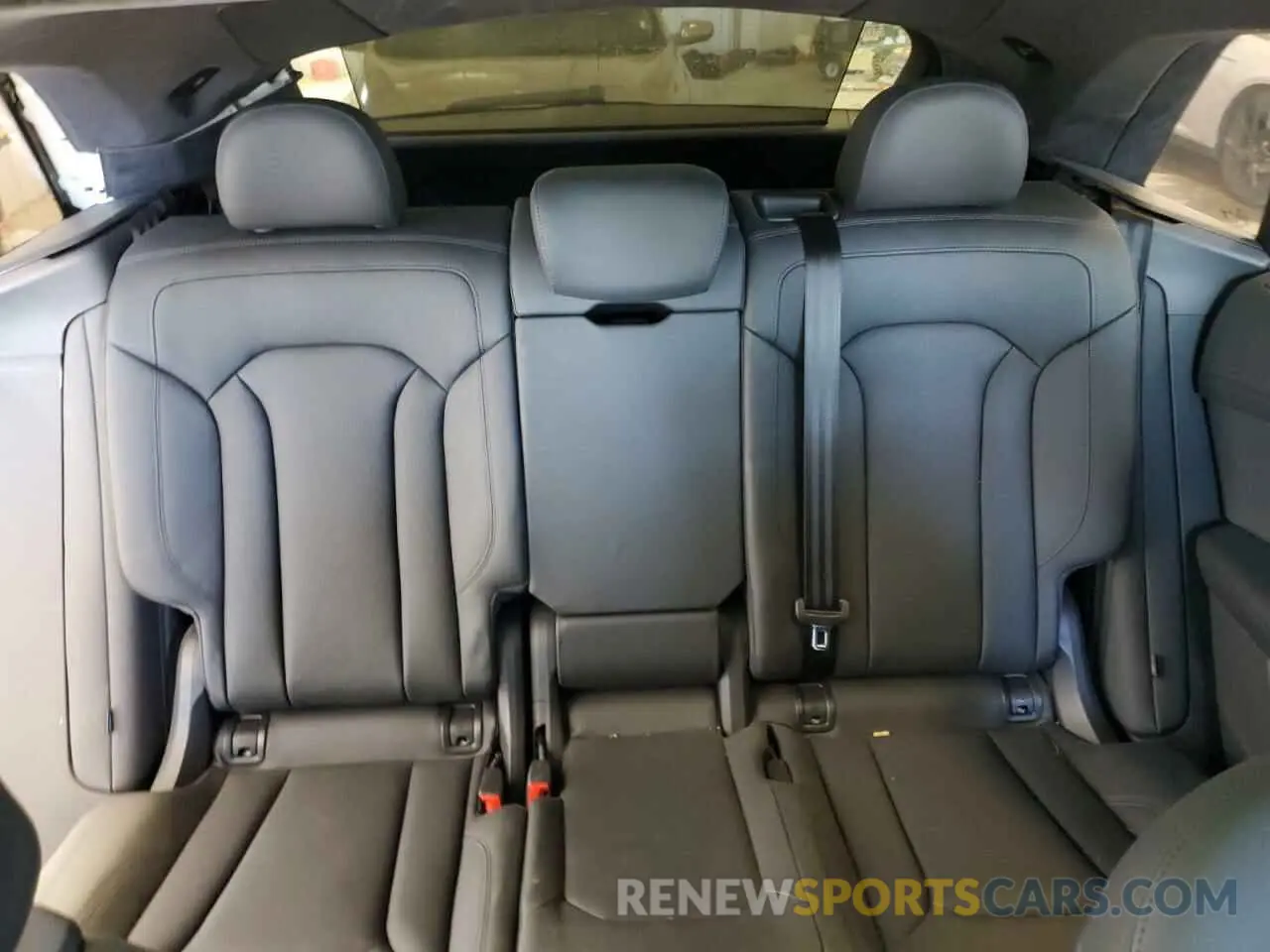 10 Photograph of a damaged car WA1FVBF14PD048640 AUDI Q8 2023