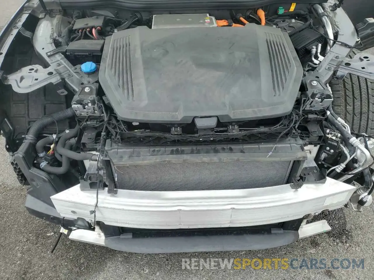 12 Photograph of a damaged car WA14AAGE1RB045899 AUDI Q8 E-TRON 2024