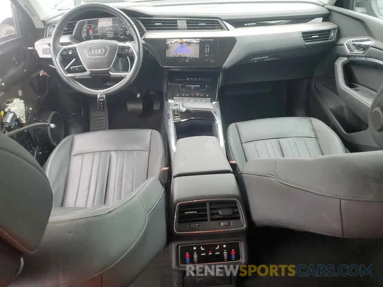 8 Photograph of a damaged car WA14AAGE1RB045899 AUDI Q8 E-TRON 2024