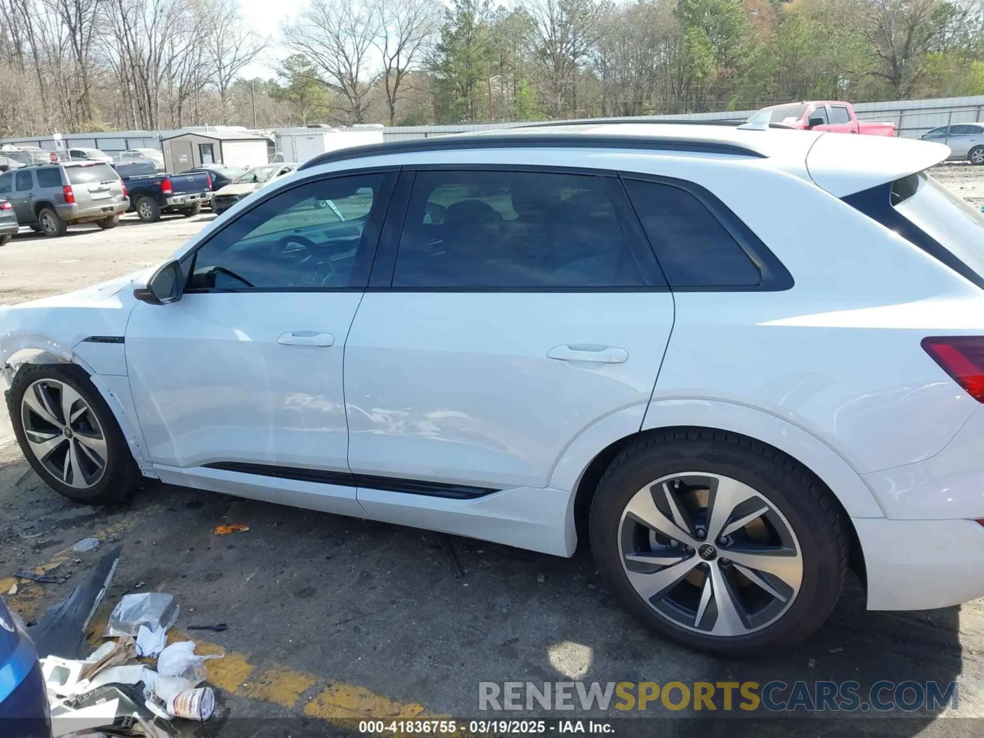 14 Photograph of a damaged car WA14AAGE6RB058129 AUDI Q8 E-TRON 2024