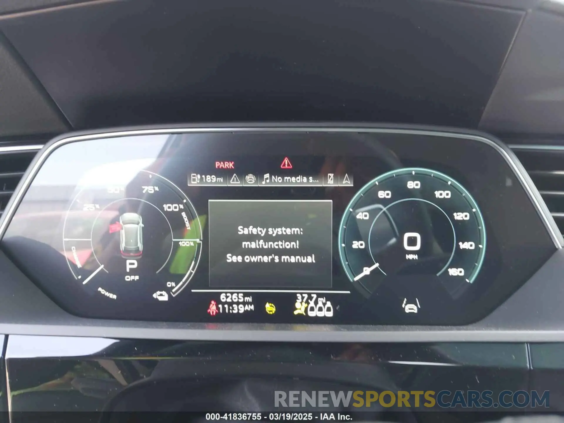 17 Photograph of a damaged car WA14AAGE6RB058129 AUDI Q8 E-TRON 2024