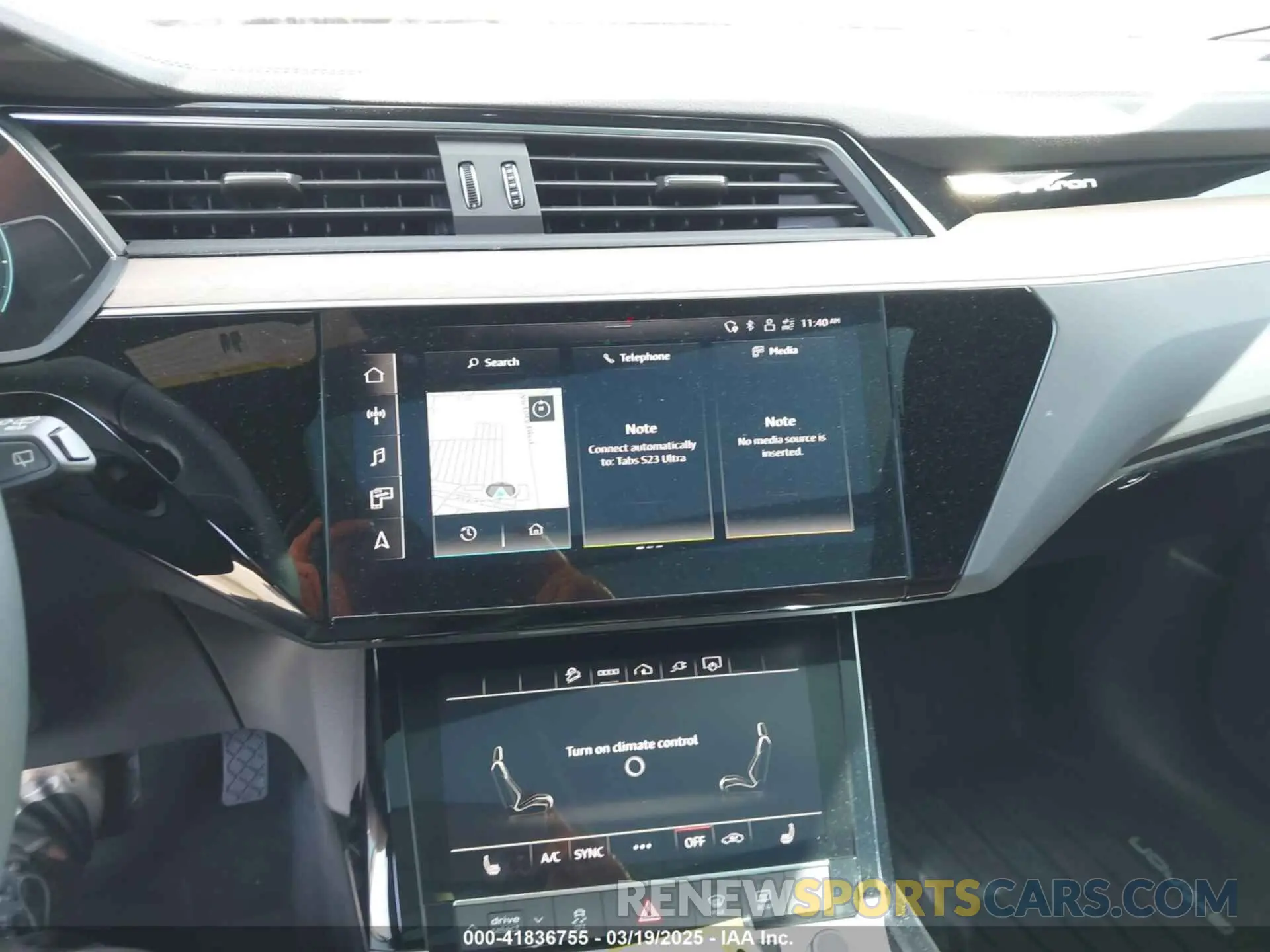 18 Photograph of a damaged car WA14AAGE6RB058129 AUDI Q8 E-TRON 2024