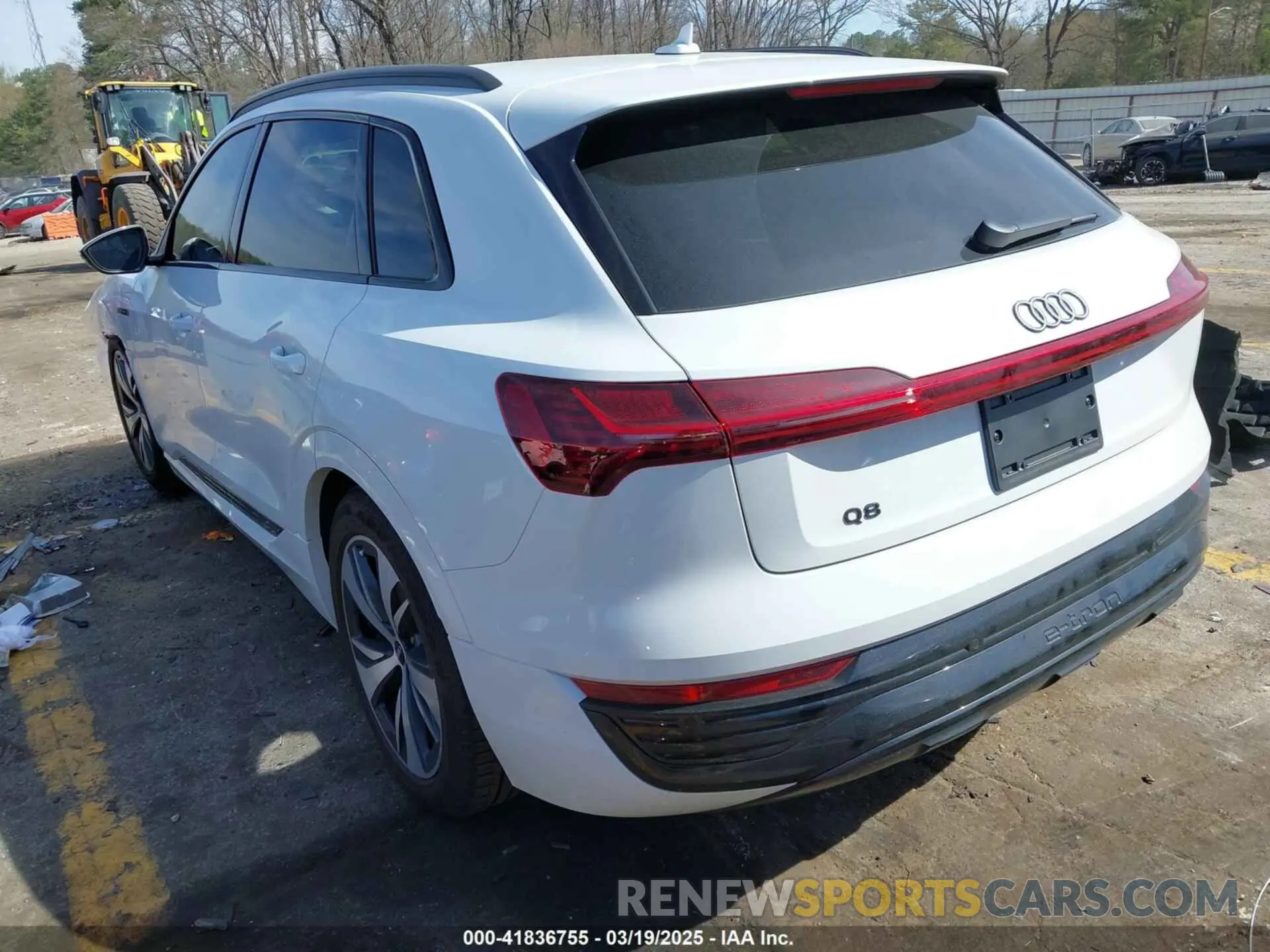 3 Photograph of a damaged car WA14AAGE6RB058129 AUDI Q8 E-TRON 2024