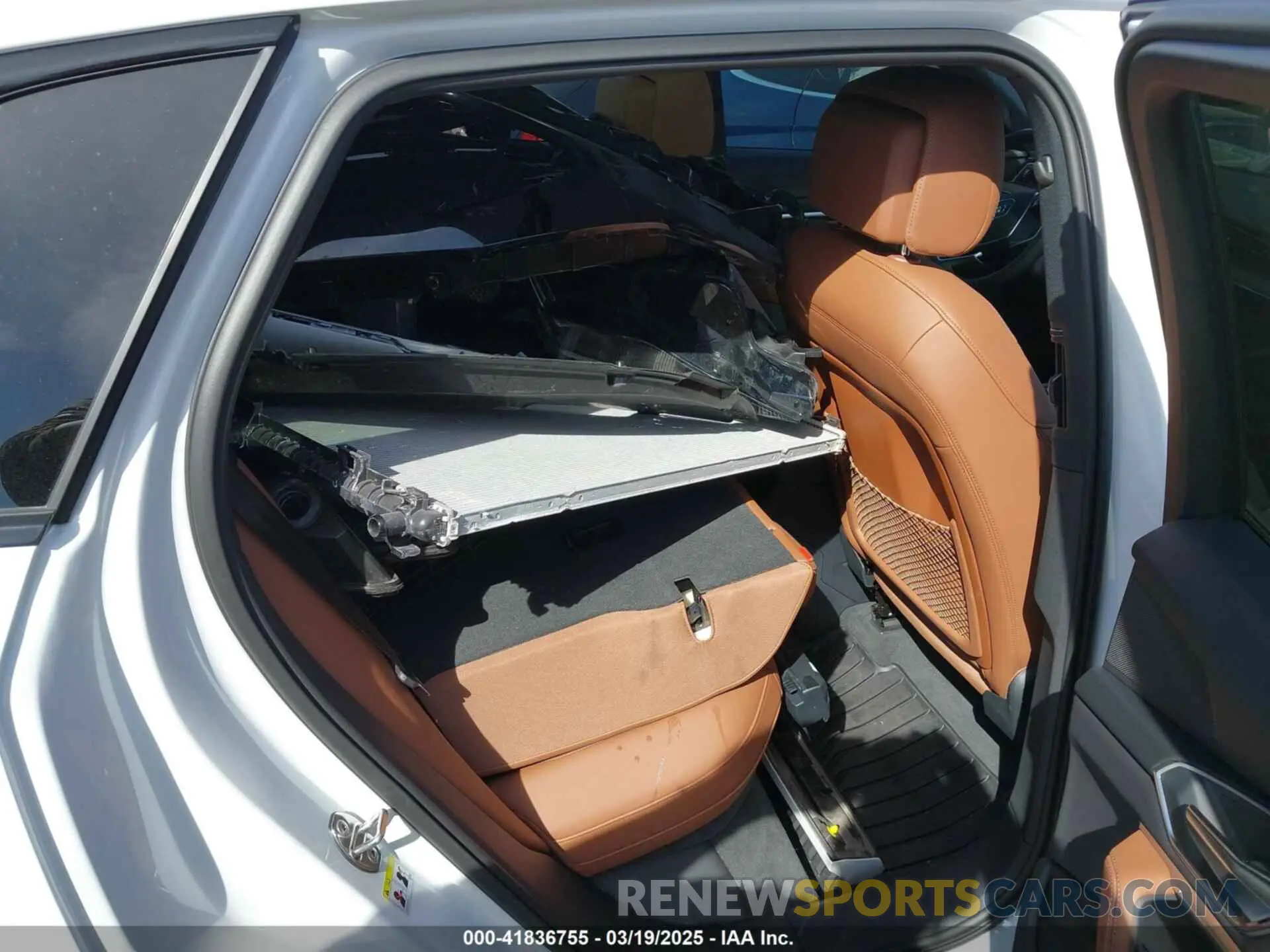 8 Photograph of a damaged car WA14AAGE6RB058129 AUDI Q8 E-TRON 2024