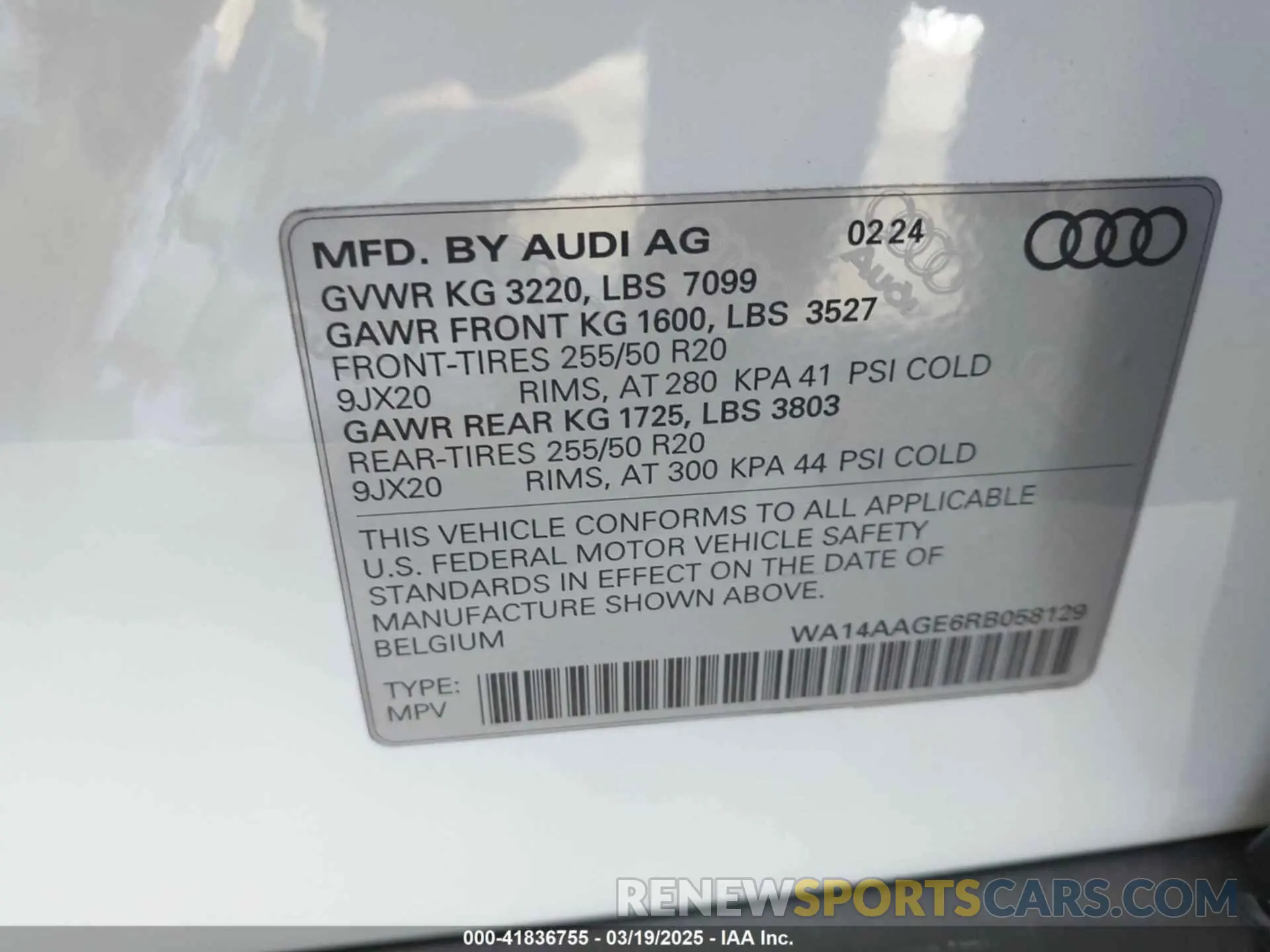 9 Photograph of a damaged car WA14AAGE6RB058129 AUDI Q8 E-TRON 2024