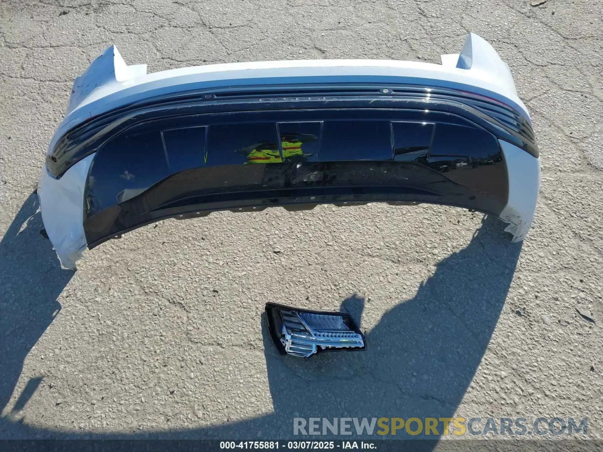 12 Photograph of a damaged car WA14AAGE7RB020683 AUDI Q8 E-TRON 2024