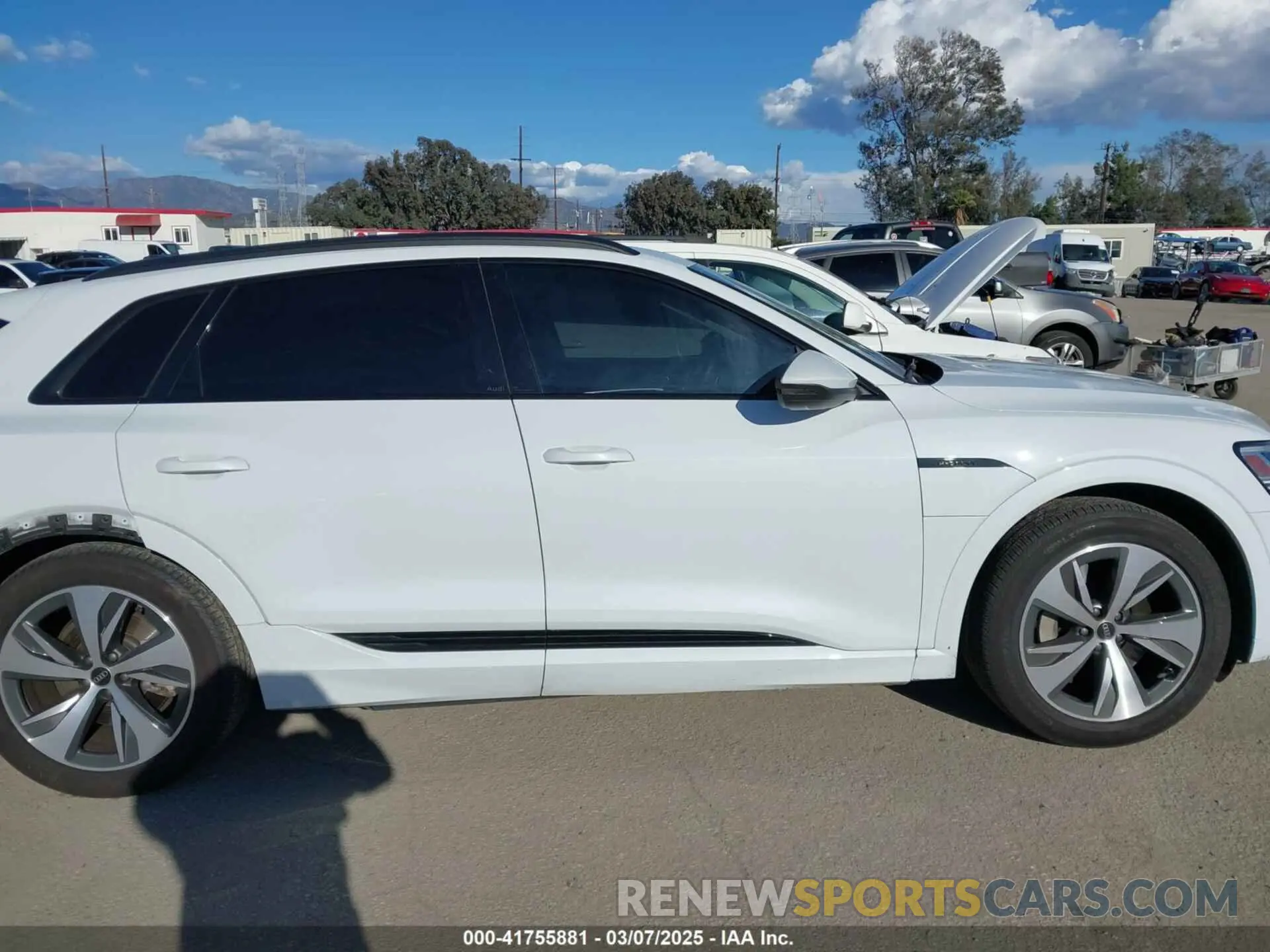 14 Photograph of a damaged car WA14AAGE7RB020683 AUDI Q8 E-TRON 2024