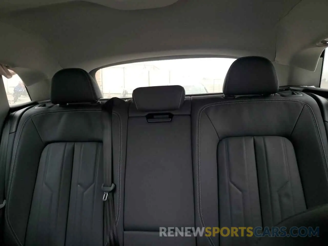 10 Photograph of a damaged car WA14AAGE9RB024394 AUDI Q8 E-TRON 2024
