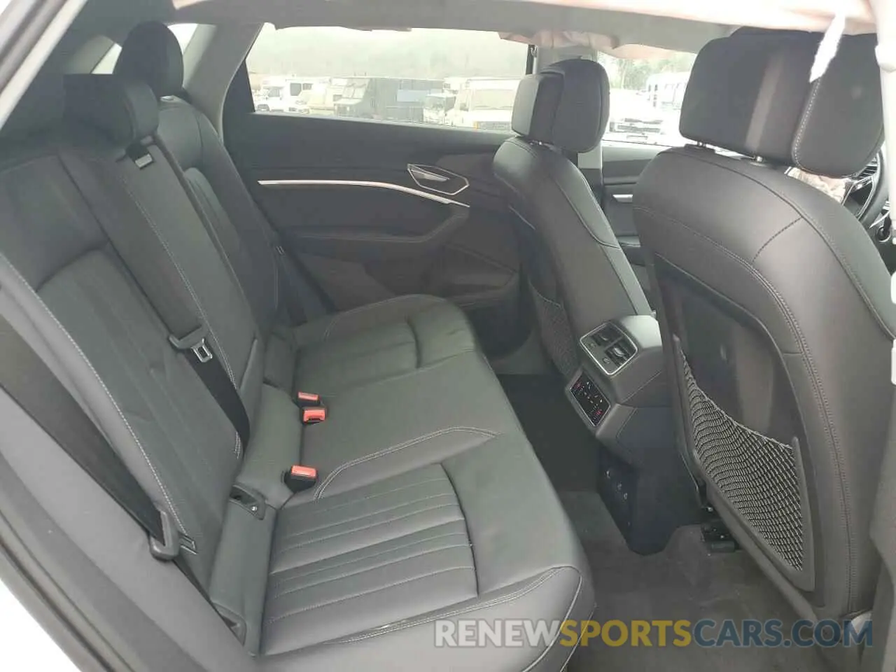 11 Photograph of a damaged car WA14AAGE9RB024394 AUDI Q8 E-TRON 2024