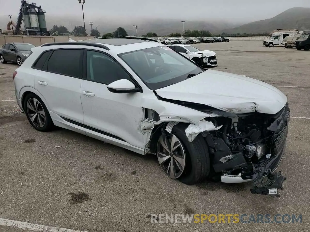 4 Photograph of a damaged car WA14AAGE9RB024394 AUDI Q8 E-TRON 2024