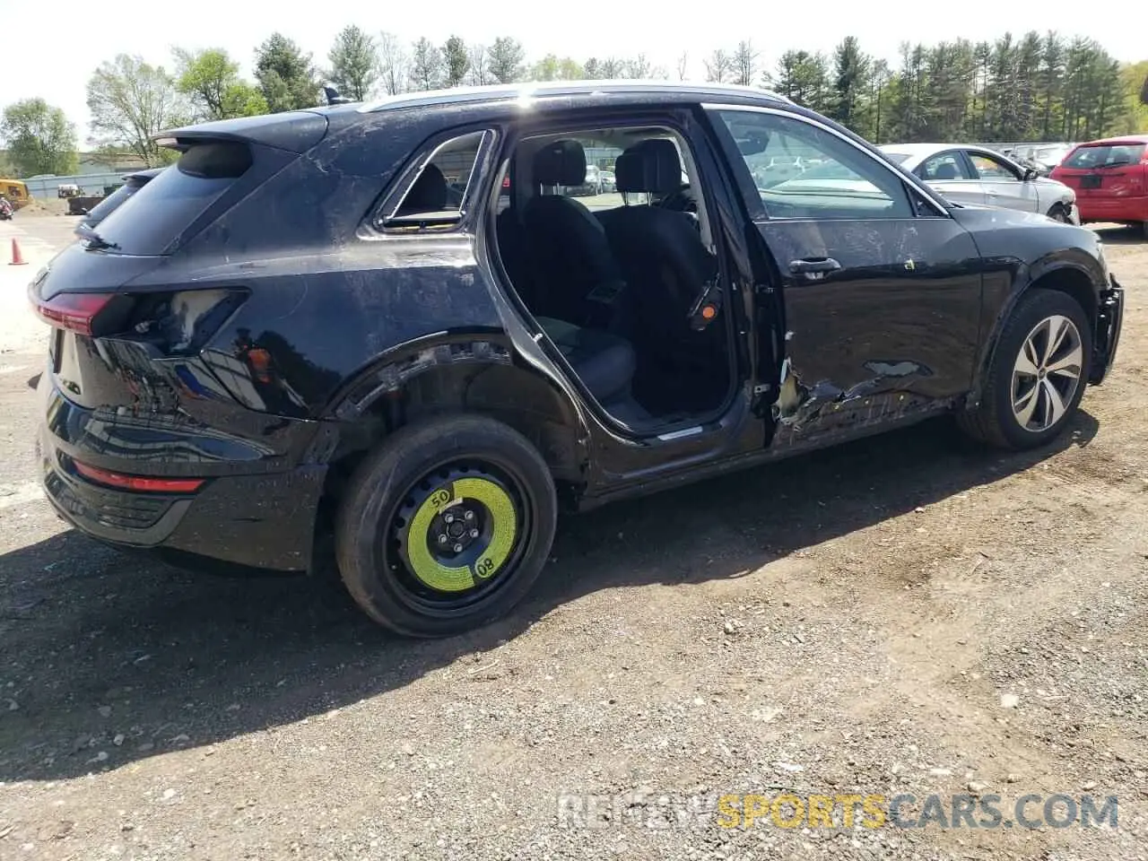 3 Photograph of a damaged car WA15AAGE0RB033134 AUDI Q8 E-TRON 2024