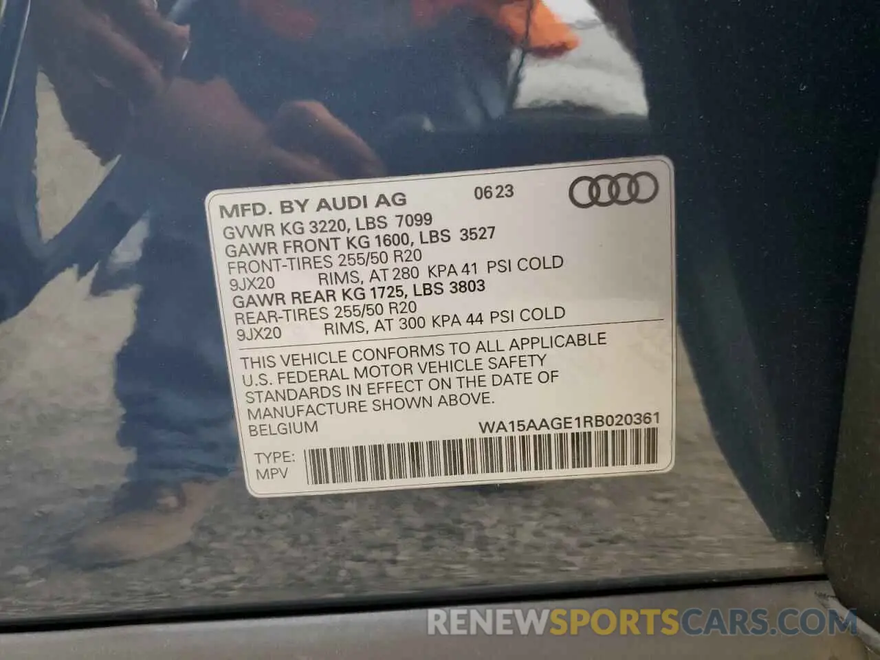 13 Photograph of a damaged car WA15AAGE1RB020361 AUDI Q8 E-TRON 2024