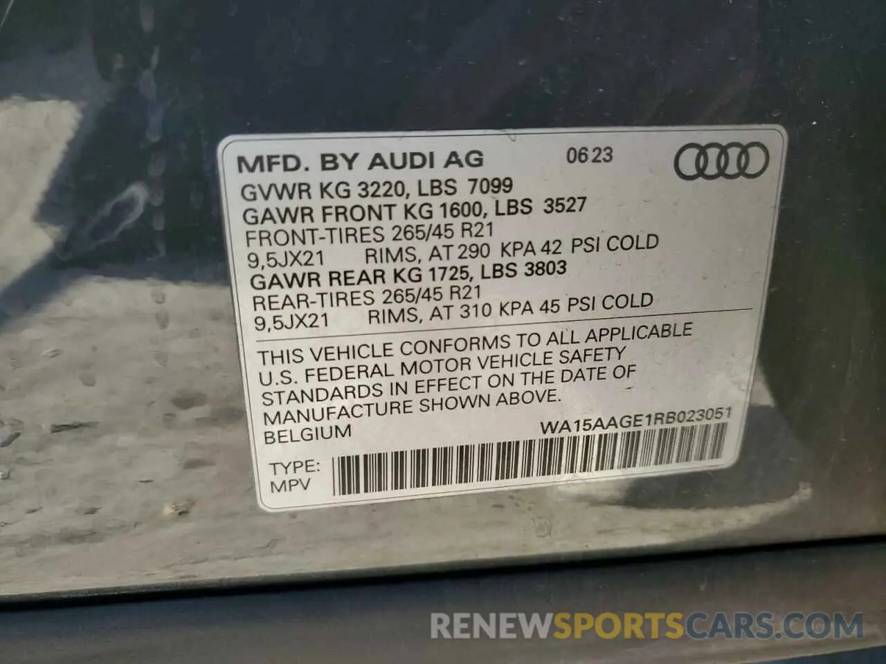 14 Photograph of a damaged car WA15AAGE1RB023051 AUDI Q8 E-TRON 2024