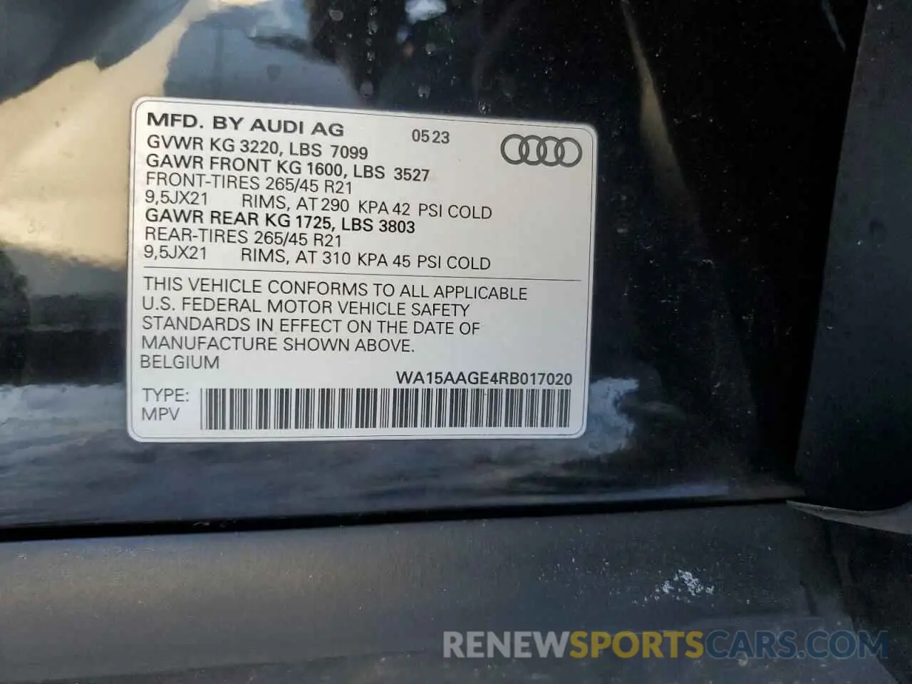 12 Photograph of a damaged car WA15AAGE4RB017020 AUDI Q8 E-TRON 2024