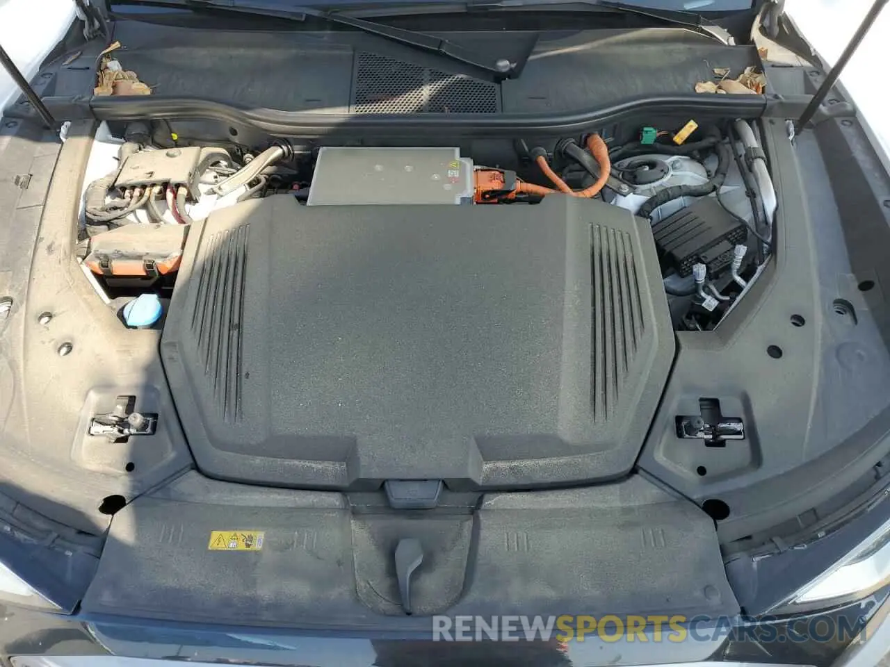 12 Photograph of a damaged car WA15AAGE6RB025796 AUDI Q8 E-TRON 2024