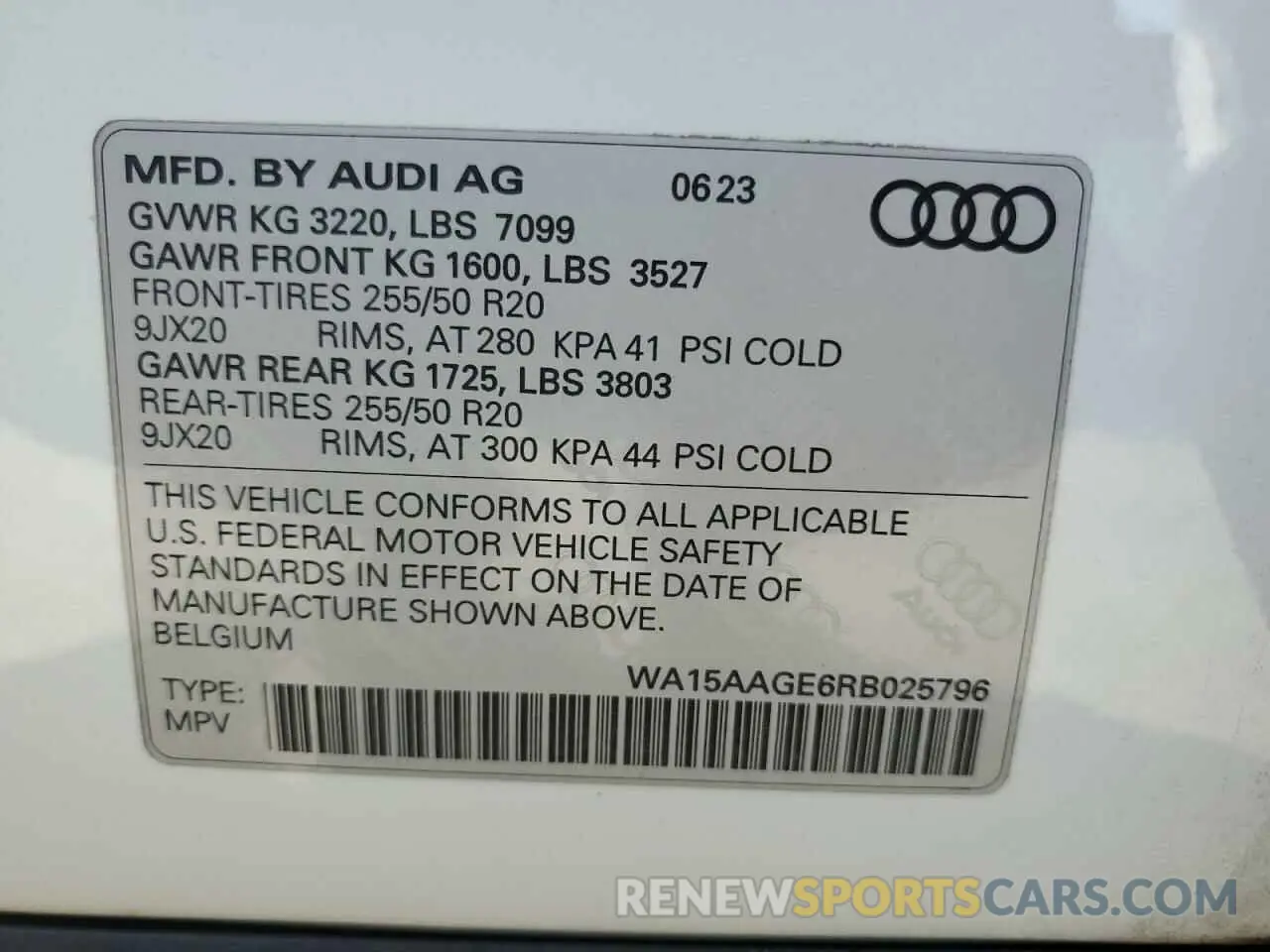 14 Photograph of a damaged car WA15AAGE6RB025796 AUDI Q8 E-TRON 2024