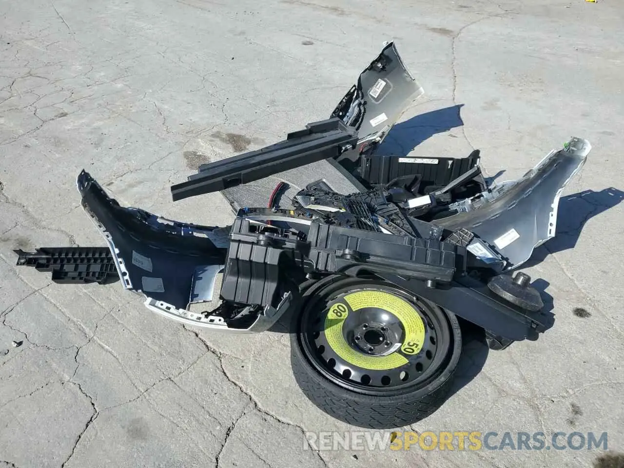 12 Photograph of a damaged car WA15AAGE7RB025662 AUDI Q8 E-TRON 2024