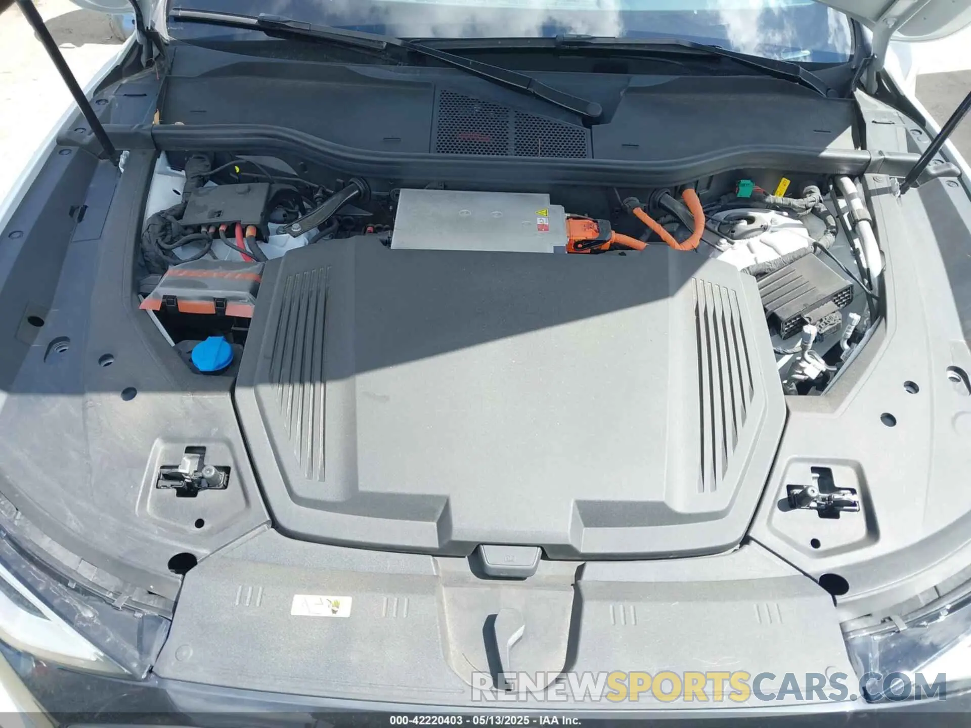 10 Photograph of a damaged car WA15AAGE8RB007266 AUDI Q8 E-TRON 2024