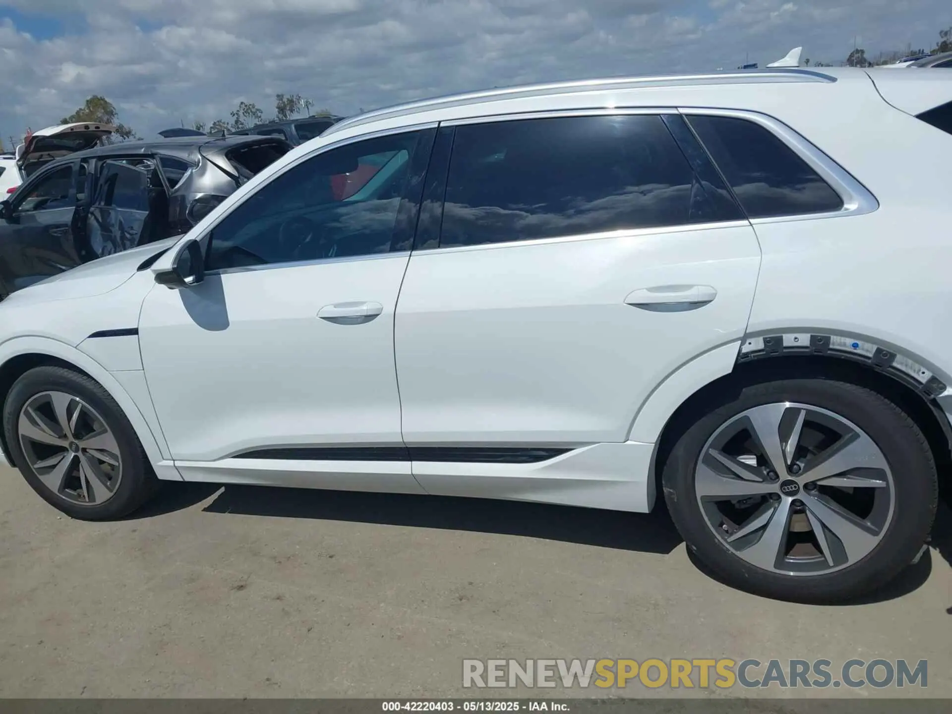 14 Photograph of a damaged car WA15AAGE8RB007266 AUDI Q8 E-TRON 2024