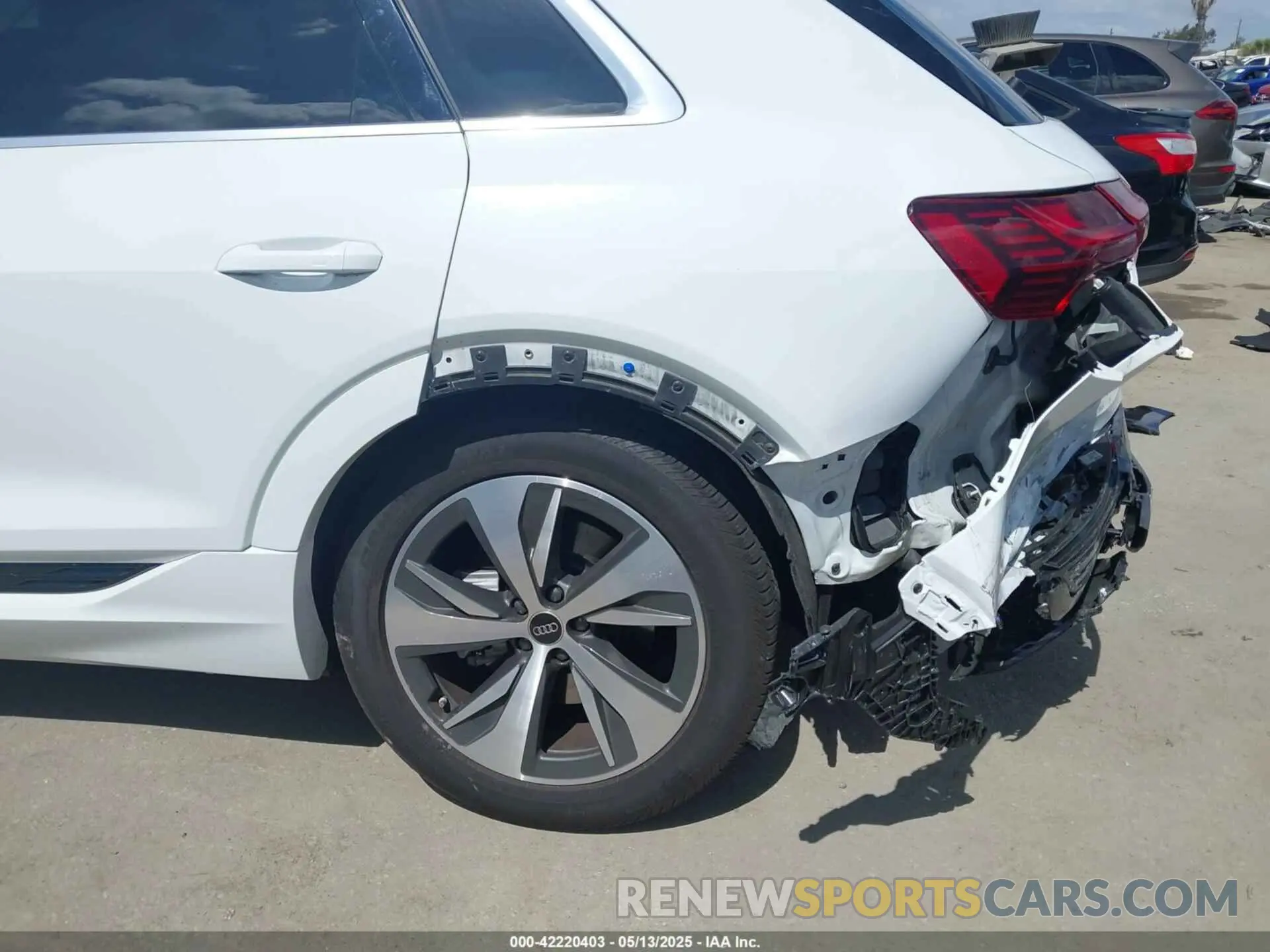20 Photograph of a damaged car WA15AAGE8RB007266 AUDI Q8 E-TRON 2024
