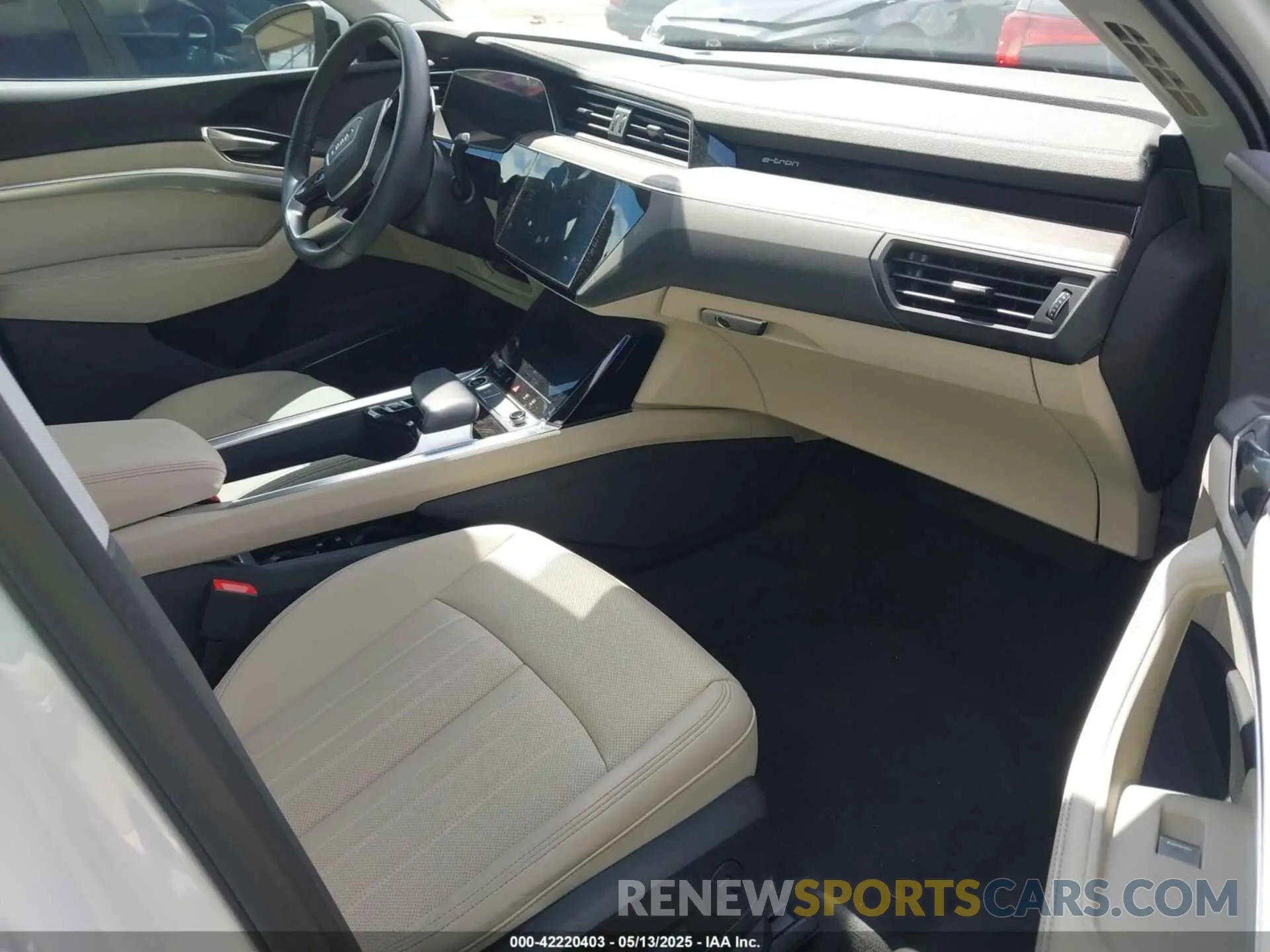 5 Photograph of a damaged car WA15AAGE8RB007266 AUDI Q8 E-TRON 2024