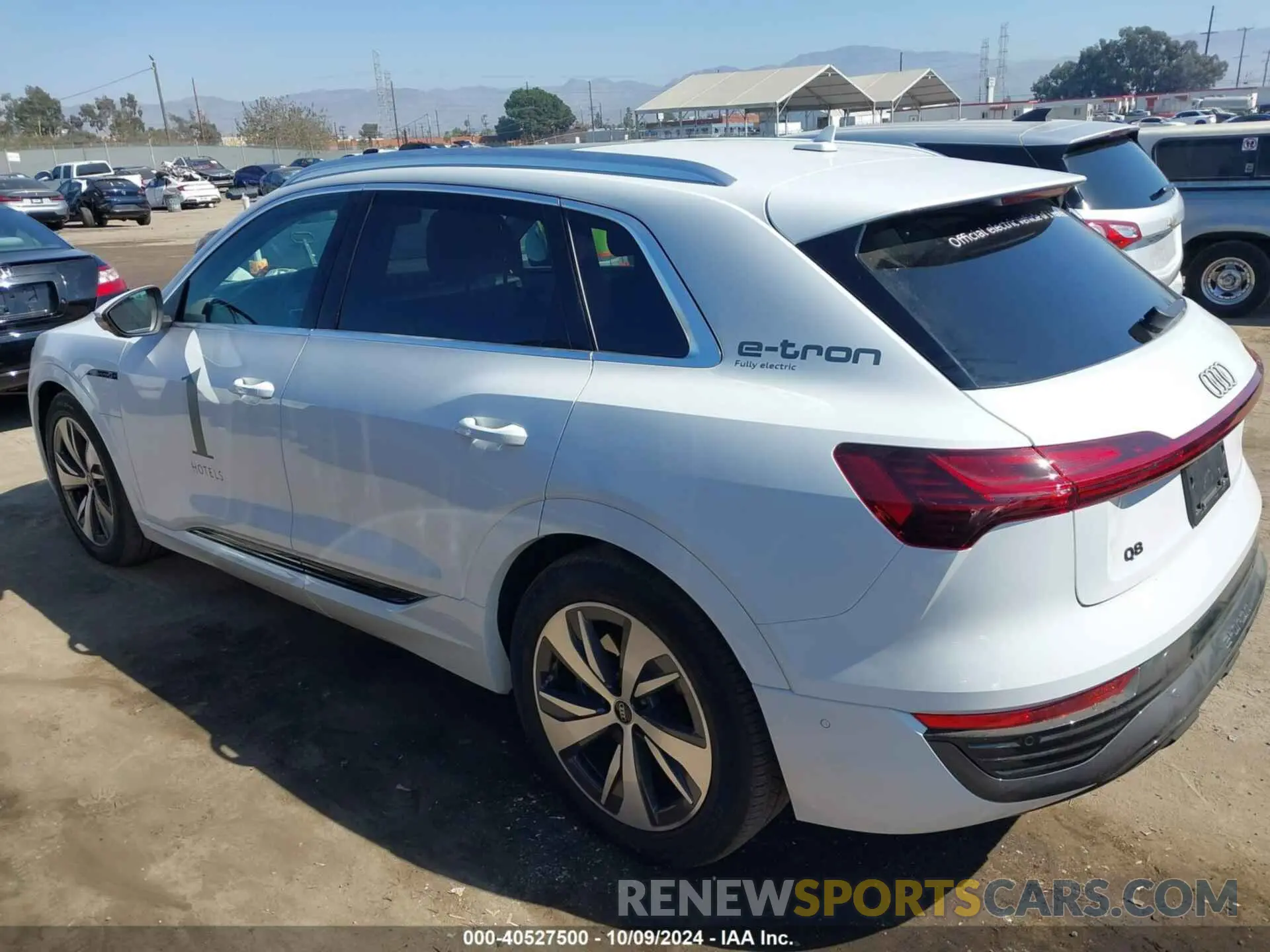 15 Photograph of a damaged car WA15AAGE8RB028828 AUDI Q8 E-TRON 2024
