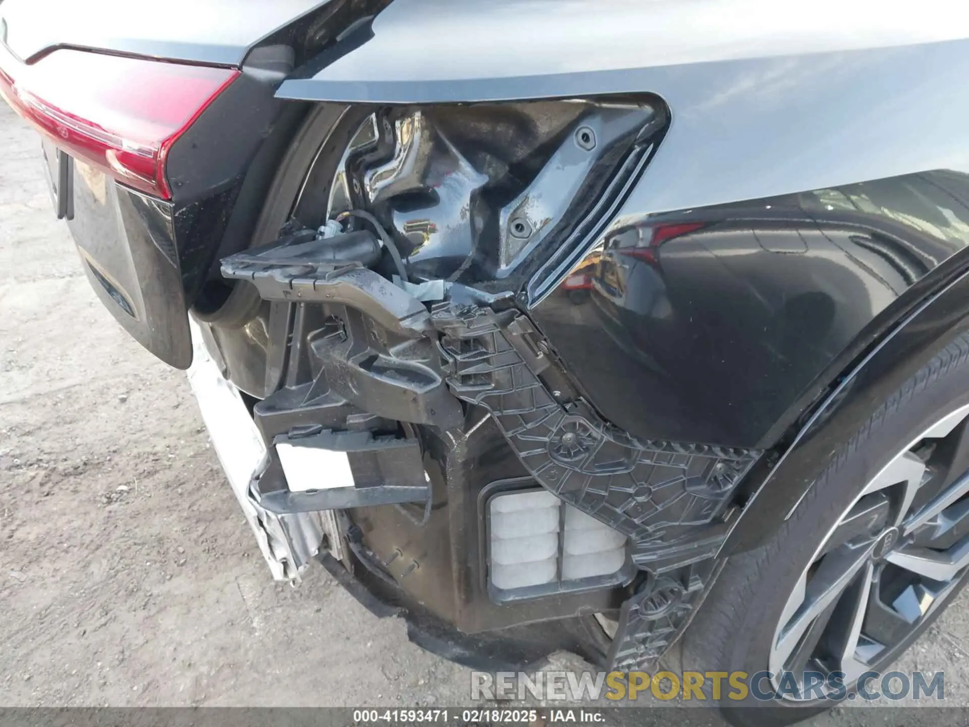 23 Photograph of a damaged car WA15AAGE8RB036637 AUDI Q8 E-TRON 2024
