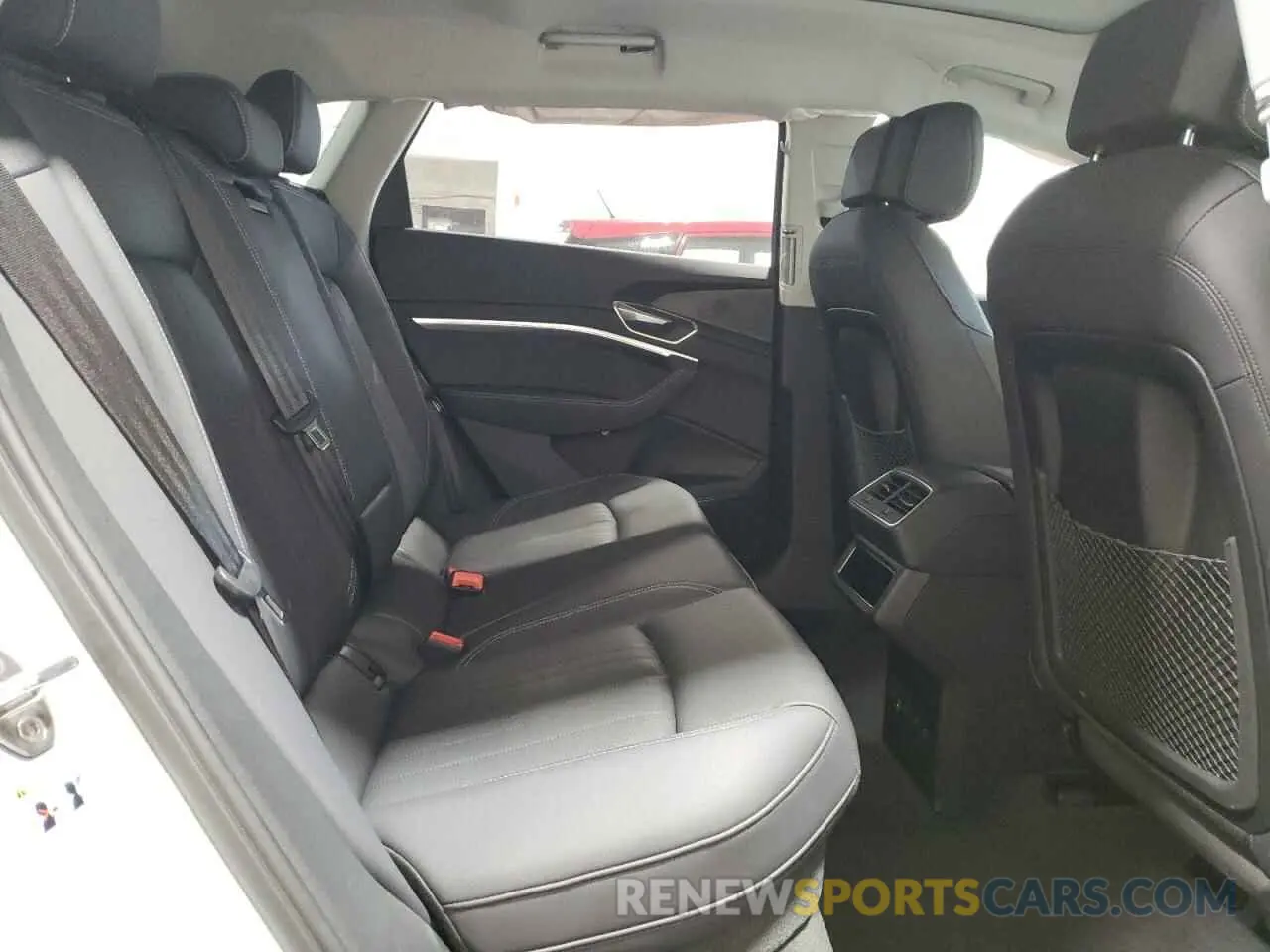 11 Photograph of a damaged car WA15AAGE9RB025792 AUDI Q8 E-TRON 2024