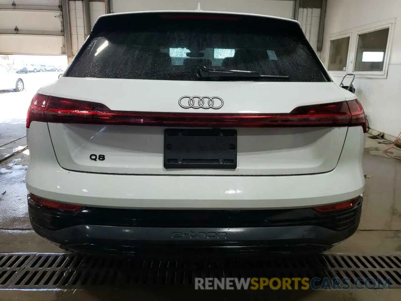 6 Photograph of a damaged car WA15AAGE9RB025792 AUDI Q8 E-TRON 2024